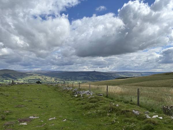 Edale, 10.1 miles, 3.0km into the route