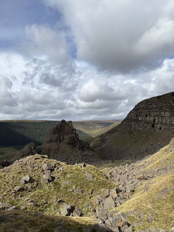 Alport Castles from the Derwent, 9.2km into the route