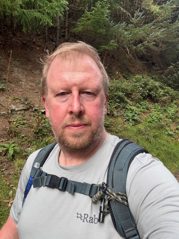 Walking Alport Castles from the Derwent, 23.0km into the route