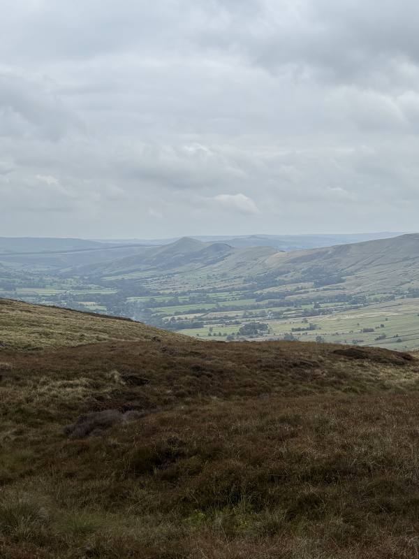 Brown Knoll and the Edale Skyline, 10.3km into the route