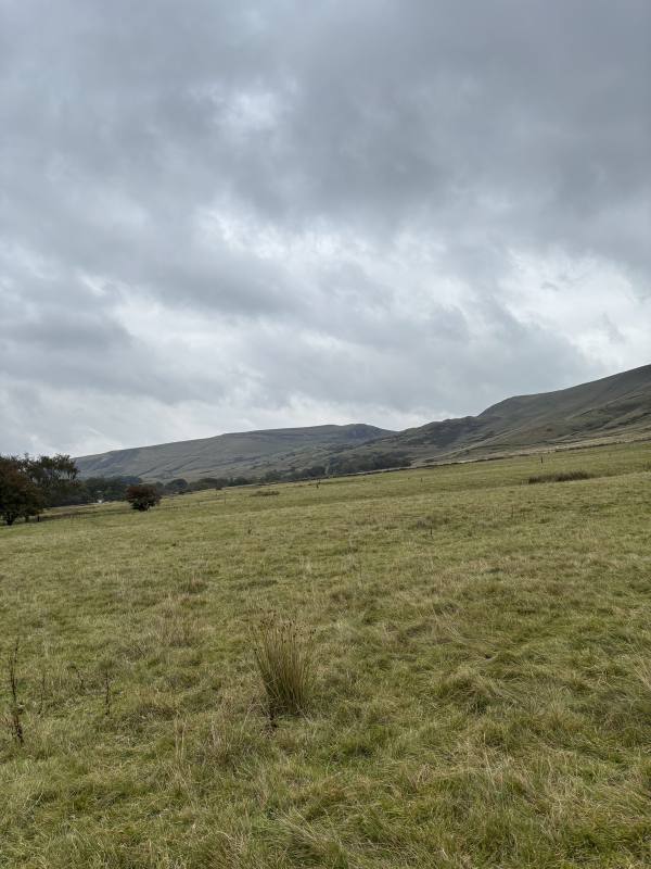 Brown Knoll and the Edale Skyline, 13.8km into the route