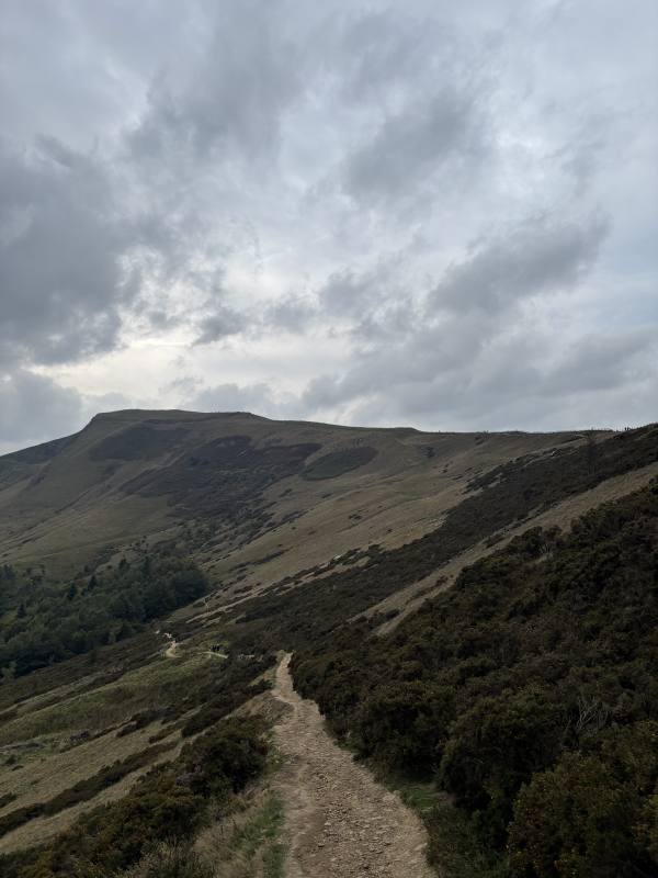 Brown Knoll and the Edale Skyline, 17.4km into the route